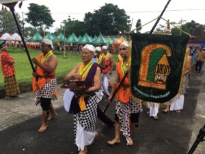 Prosesi kirab budaya Ruwahan Ageng Kiai Panji