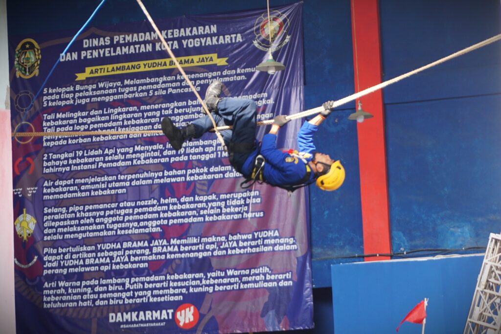 Bukan Kebakaran, Damkarmat Yogyakarta Sering Dapat Tugas Unik