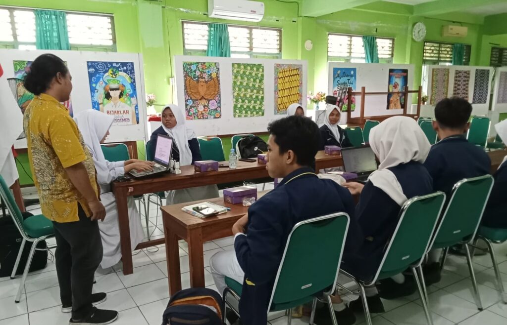 Perkuat Budaya Literasi, SMP Negeri 1 Piyungan Gelar Bimtek Penulisan Buku