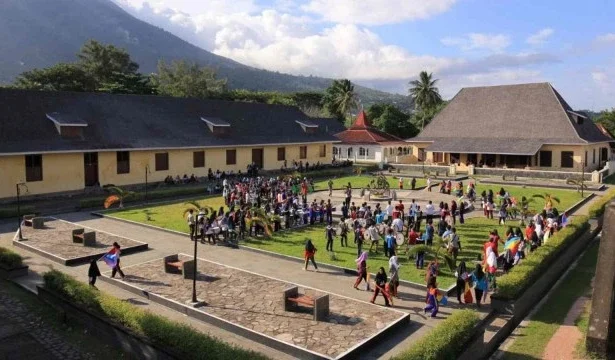 Benteng Oranje Ternate Maluku Utara (foto : Kumparan.com)