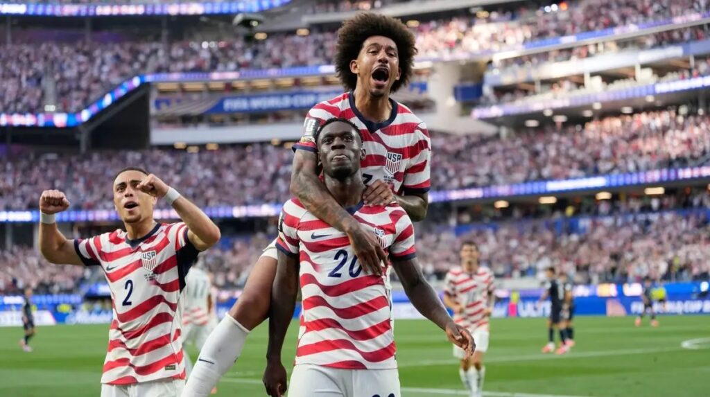 AS selebrasi vs Paraguay by AP Photo - Mabur.co