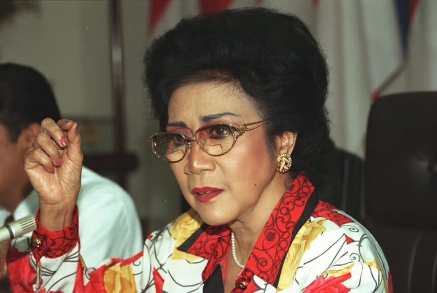 Pendiri Ayam Goreng Suharti, Hj. Suharti