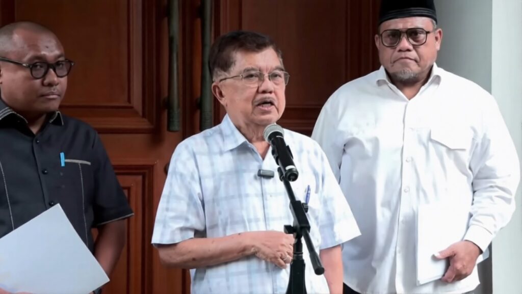 Jusuf Kalla: Lebih Baik Harga BBM Naik Daripada Terapkan WFH