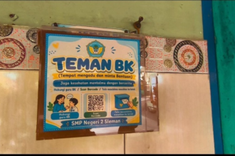 Bright poster reading TEMAN BK (Tempat mengadu dan minta Bantuan) for SMP Negeri 2 Sleman, with illustrations and QR codes.