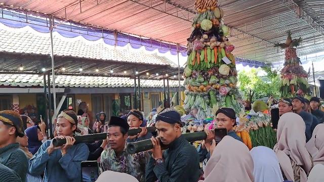 Tradisi Nyadran di Sambisari Khusyuk dan Semarak