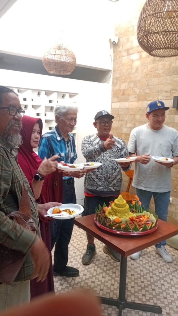 Lukisan Abstrak: Kepekaan Batin Manusia Tetap Lebih Penting di Era AI