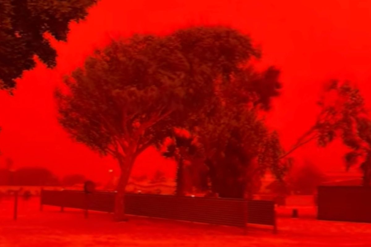 langit_merah_darah-0VxN_large - Mabur.co