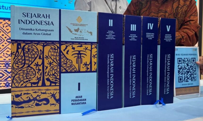 Set of Indonesian history books on a blue display table, blue covers with 'Sejarah Indonesia' and volumes I–V, plus a QR code card on the right, and gold decorative panels behind them.